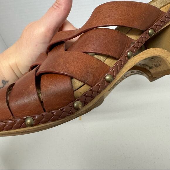 Dansko Brown Leather Strappy Slip On Mule Sandals Womens 6.5 Wood Platform - Picture 4 of 8
